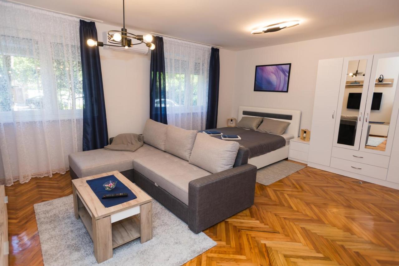 Apartman Studio Blue Subotica Esterno foto